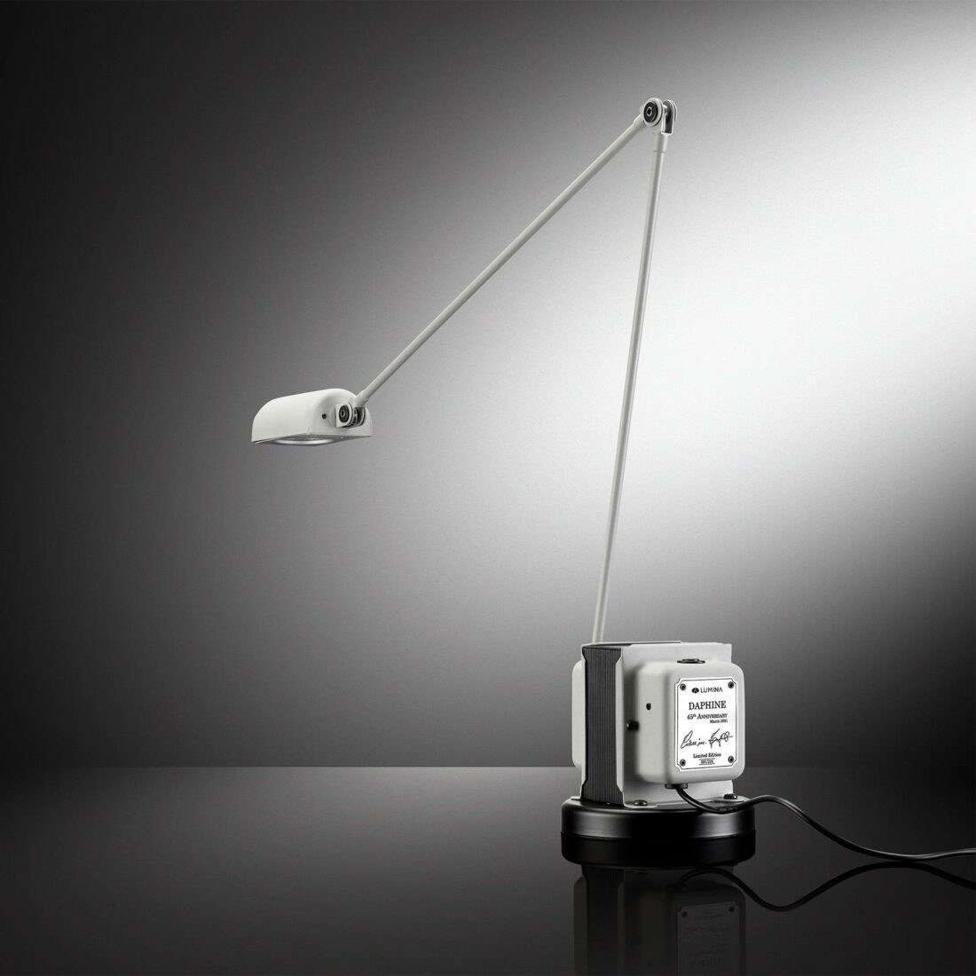 Lumina Daphine 45th Anniversary stolní lampa 3000K