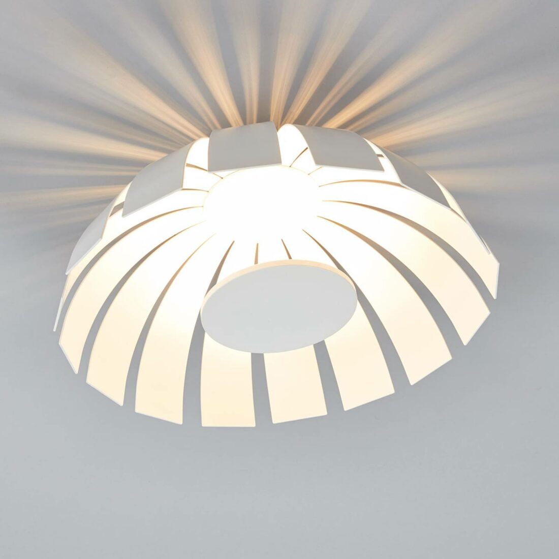 Bílé LED designové stropní světlo Loto