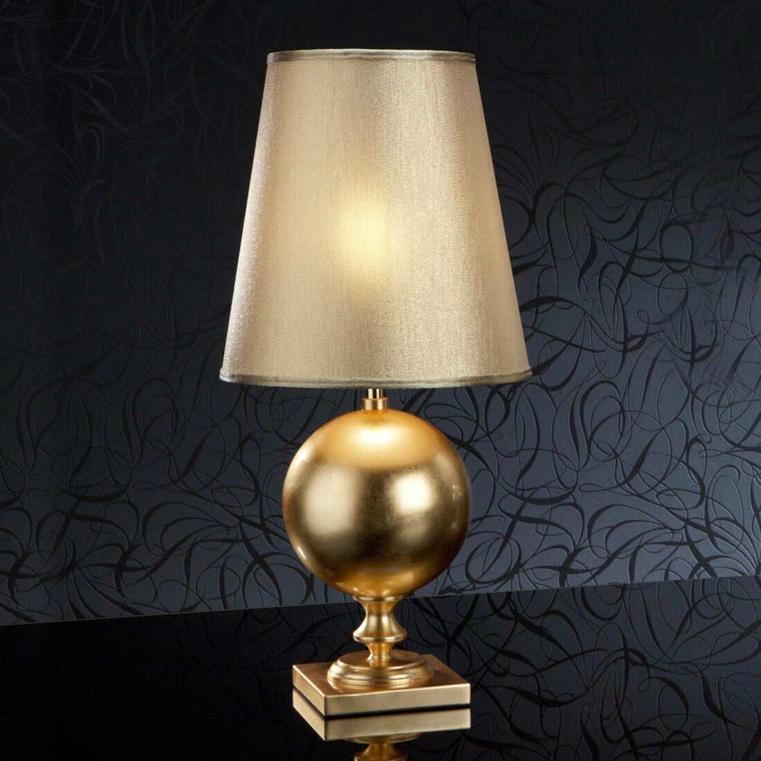 Stolní lampa Terra - celá ve zlaté barvě