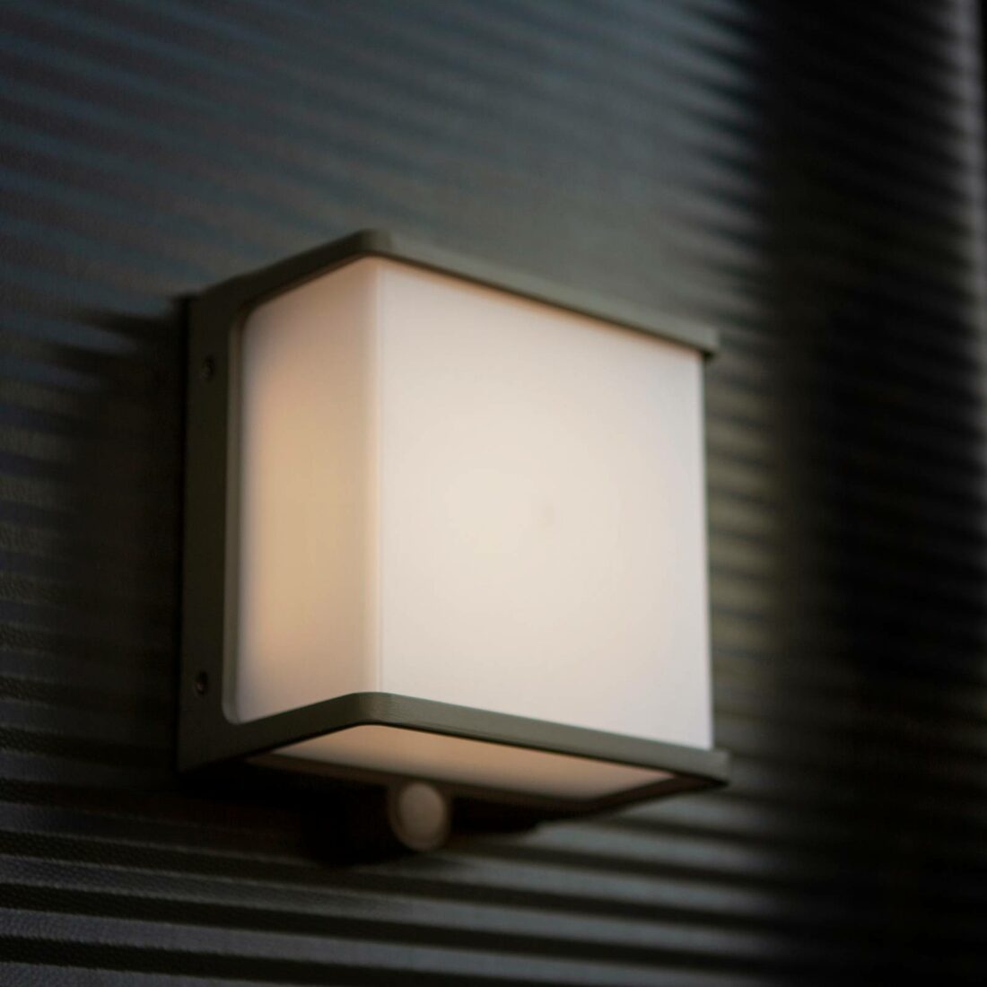 LED solární nástěnné světlo Doblo senzor