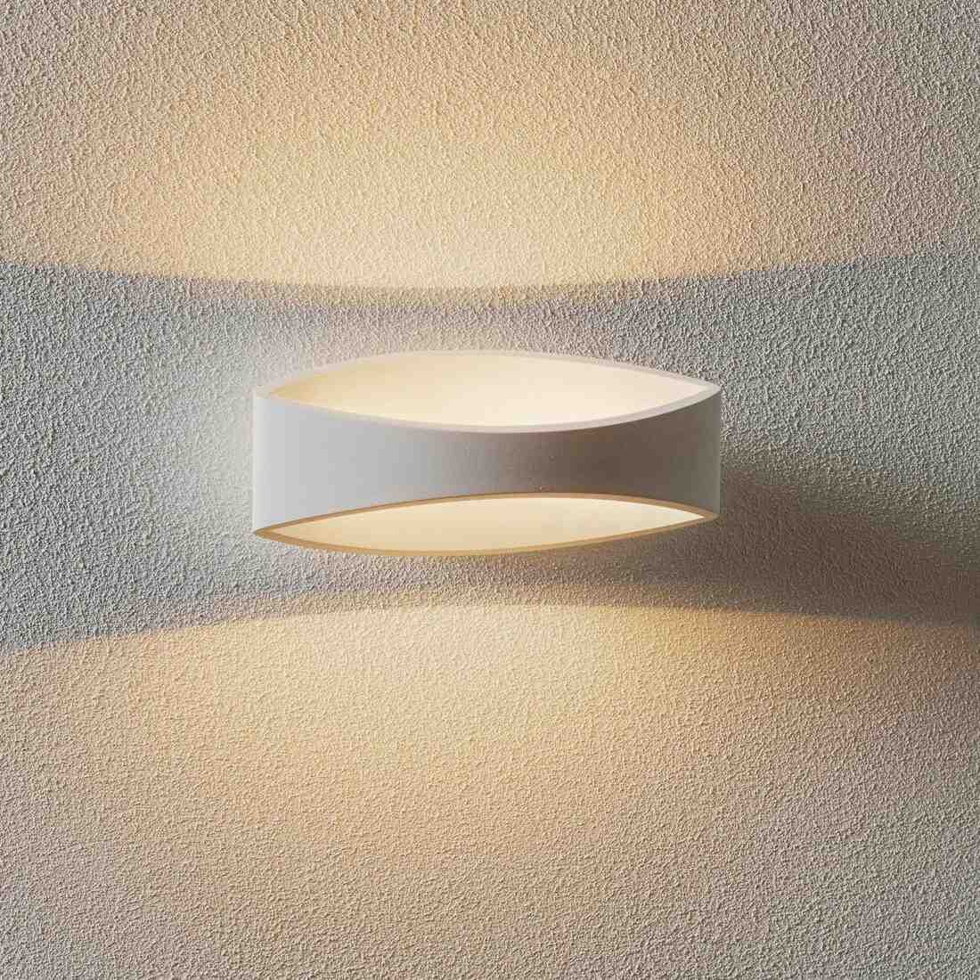 Tvarově dokonalé LED nástěnné světlo Bridge