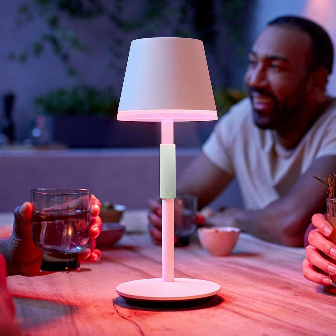 Philips Hue Go LED stolní lampa se stínidlem