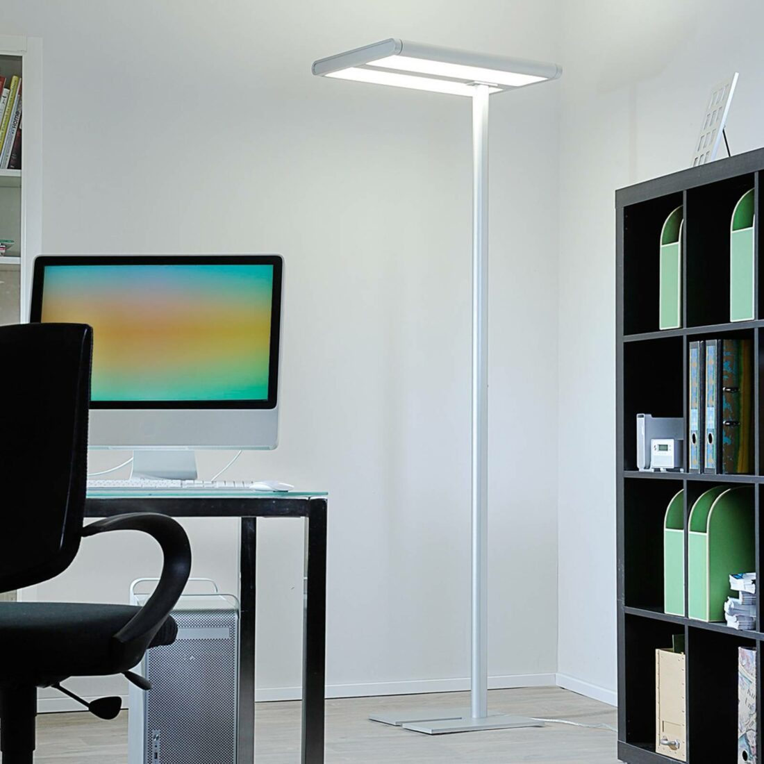Kancelářská LED stojací lampa Quirin